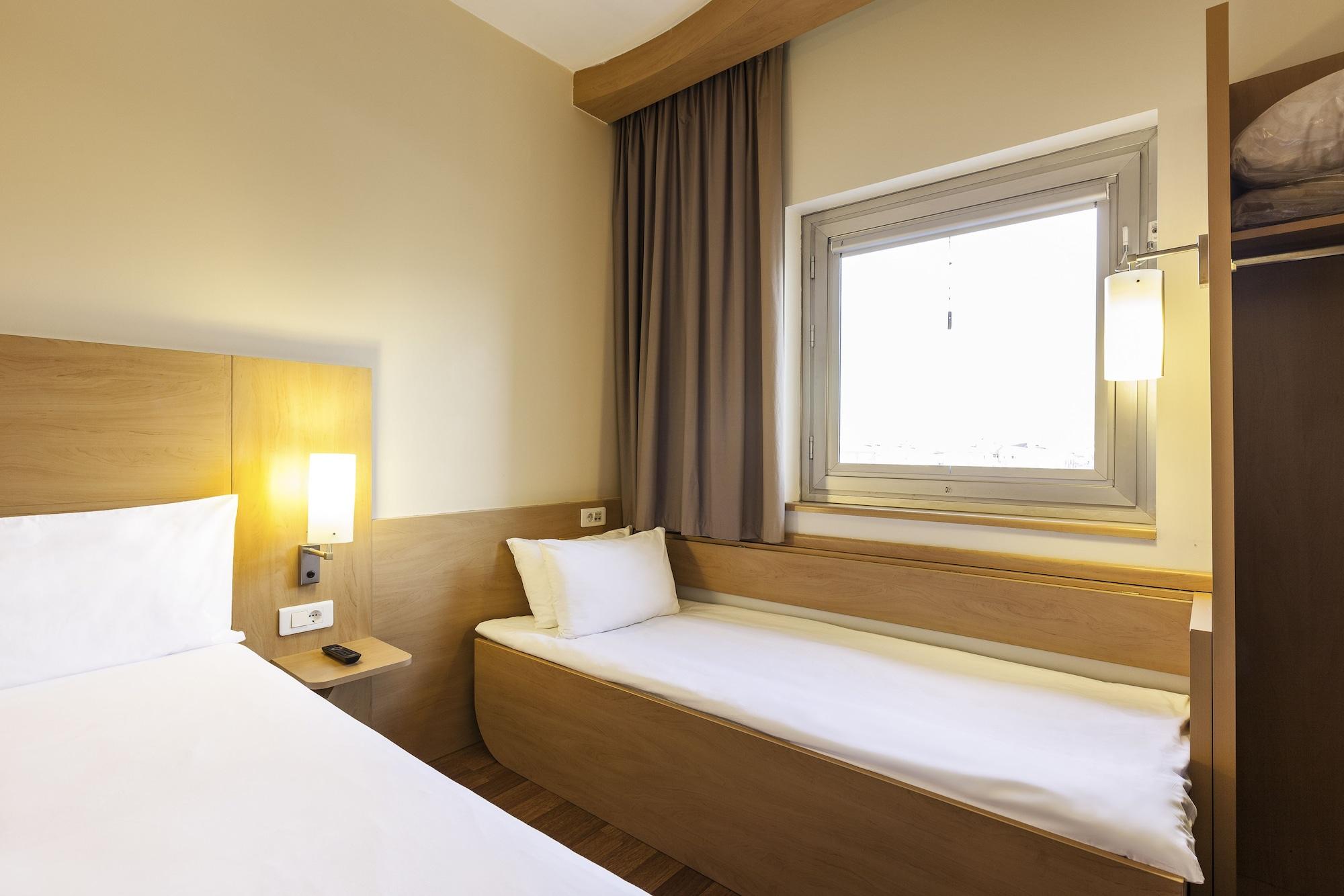 Ibis Providencia Hotel 3*