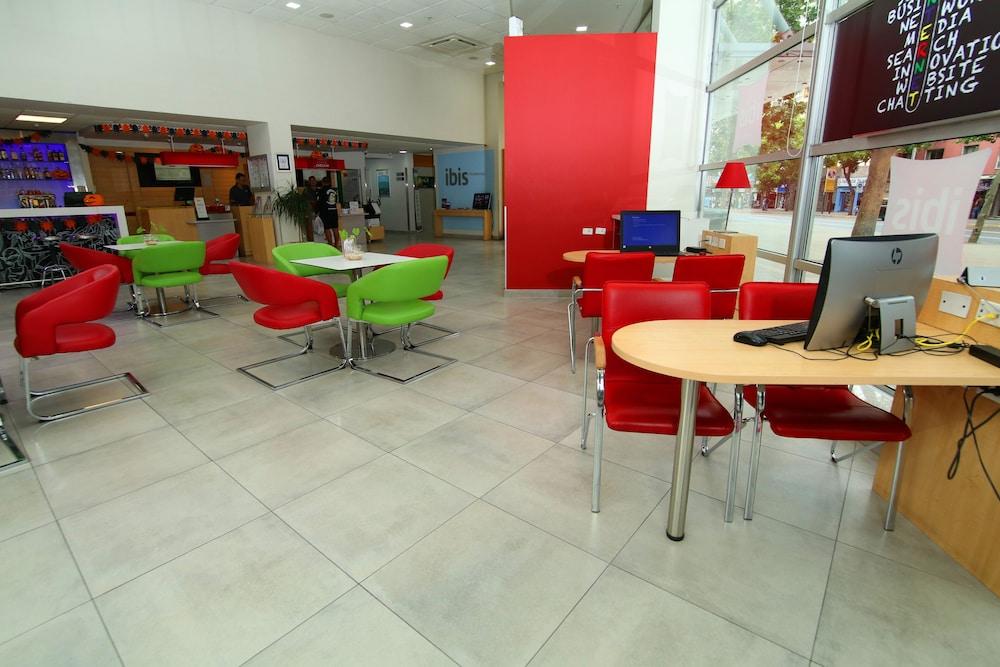 Ibis Providencia Hotel 3*