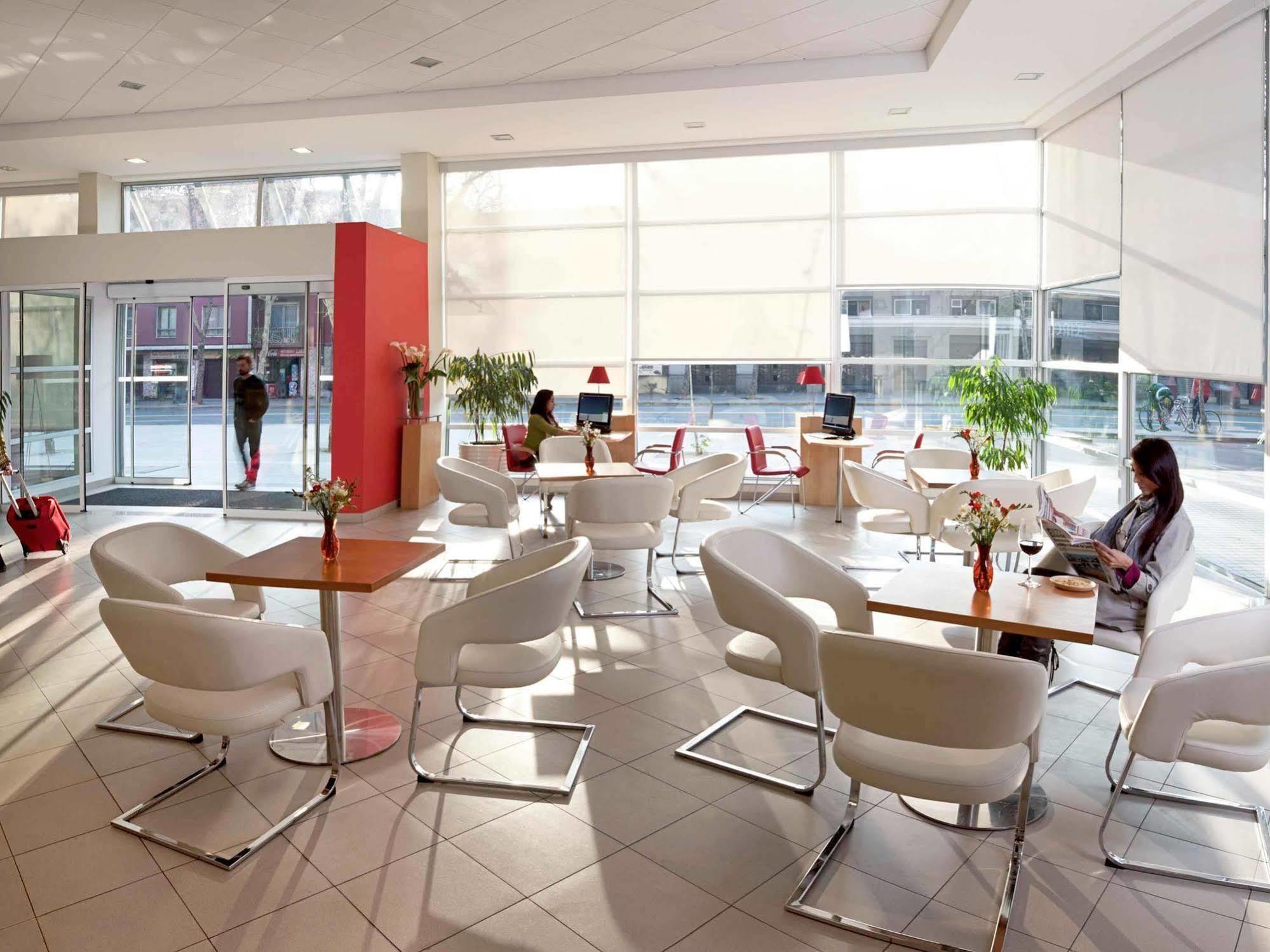 Ibis Providencia 3*